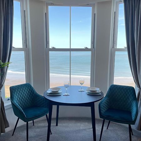 The Marlborough Sea View Holiday Apartments สการ์โบโรห์ ภายนอก รูปภาพ