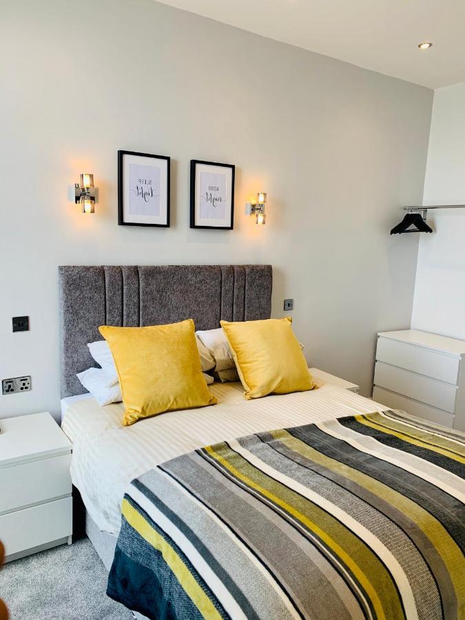 The Marlborough Sea View Holiday Apartments สการ์โบโรห์ ภายนอก รูปภาพ