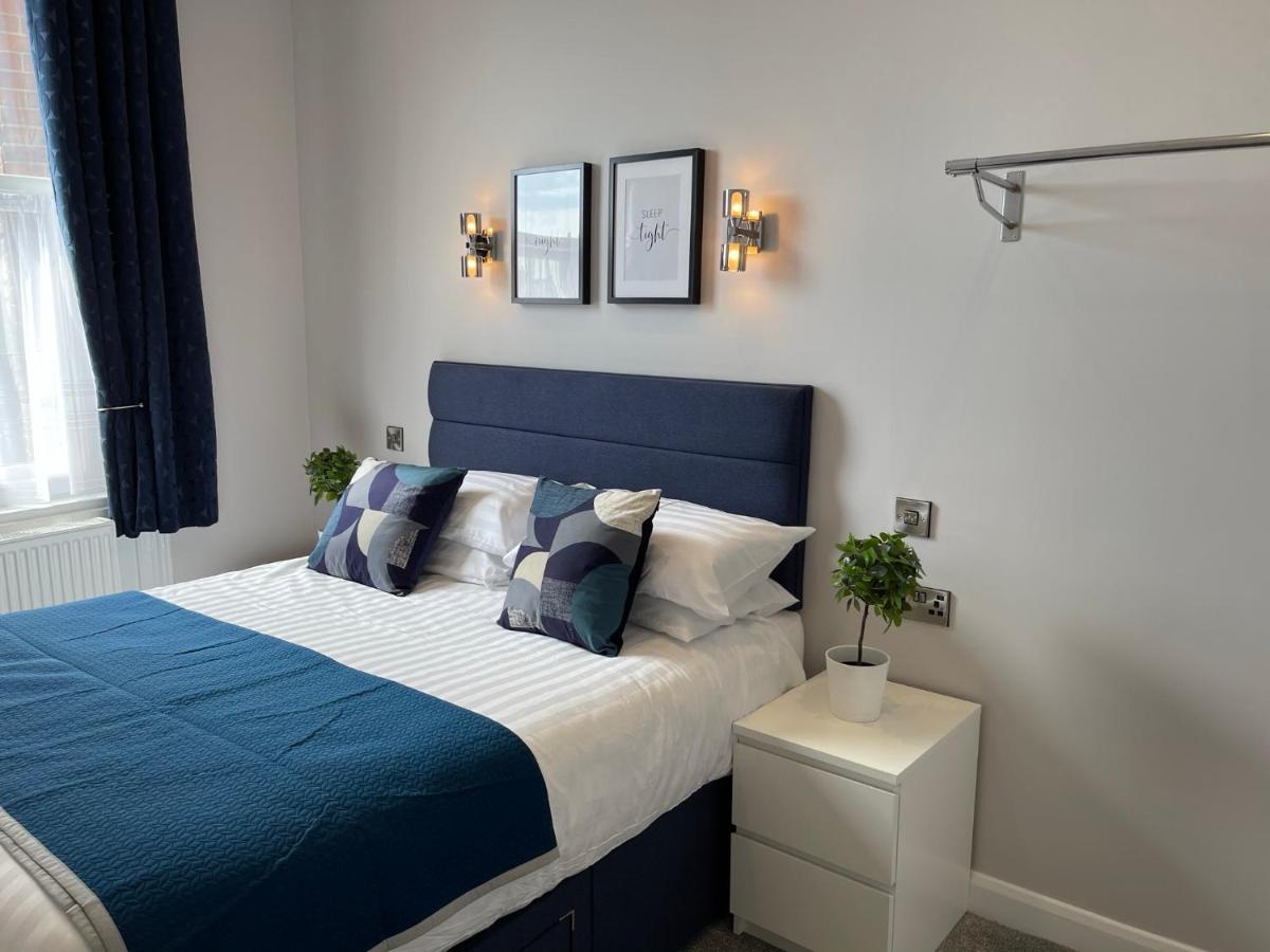 The Marlborough Sea View Holiday Apartments สการ์โบโรห์ ภายนอก รูปภาพ