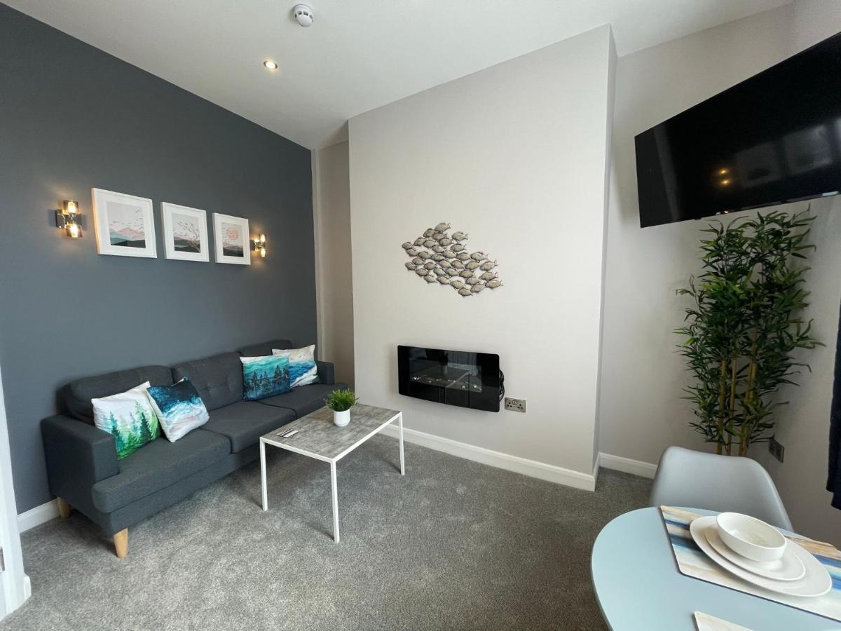 The Marlborough Sea View Holiday Apartments สการ์โบโรห์ ภายนอก รูปภาพ
