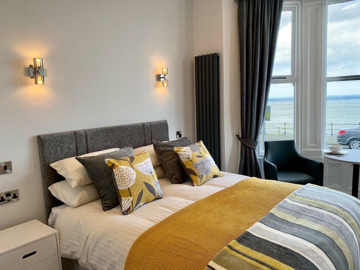 The Marlborough Sea View Holiday Apartments สการ์โบโรห์ ภายนอก รูปภาพ